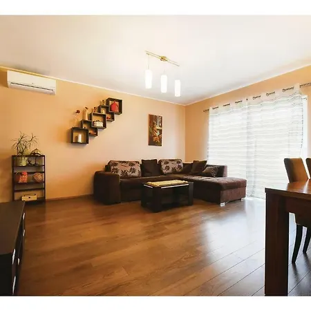 Beautiful In W/ Wifi And 2 Bedrooms Apartment