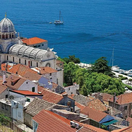 Apartment Beautiful In W/ Wifi And 2 Bedrooms Zablace