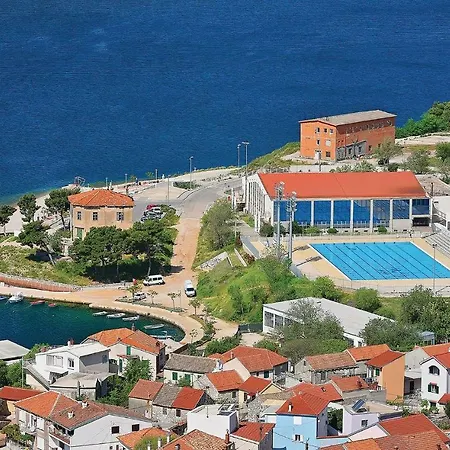 Apartment Beautiful In W/ Wifi And 2 Bedrooms
